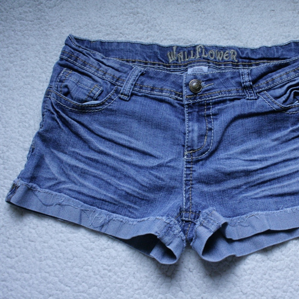 Wallflower Distressed Jean Shorts Size 13